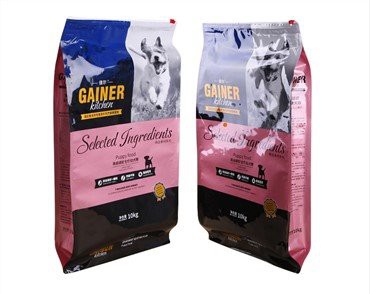 Пластиковий пакет з кормом для домашніх тварин з блискавкою на блискавці